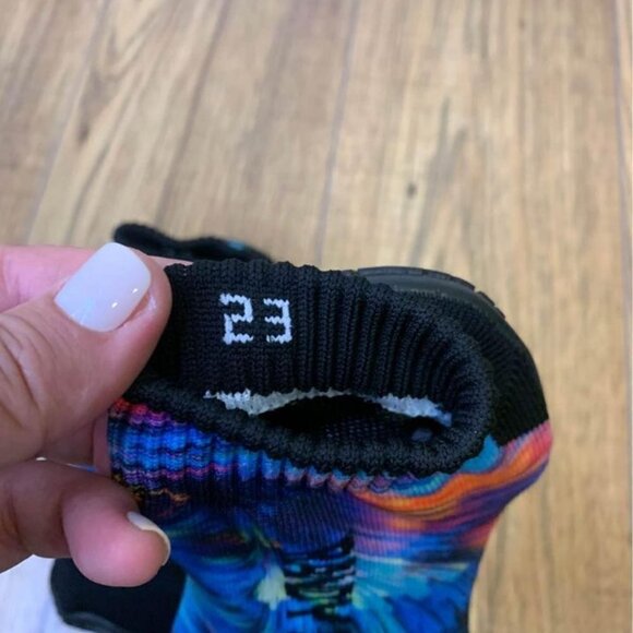 CHILDRENS beach water socks- NWOT. Perfect for outdoors/nature walks. Size 23 sm - Picture 5 of 11